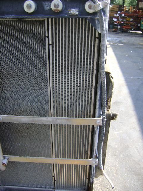 охлаждане на двигателя радиатора за багер New Holland E 385 B
