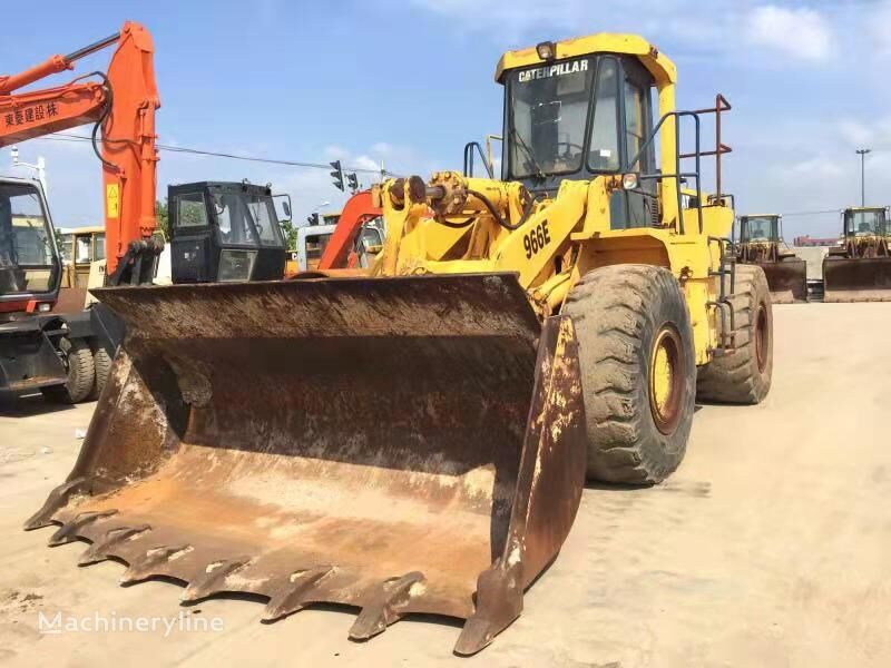 челен товарач Caterpillar 966E