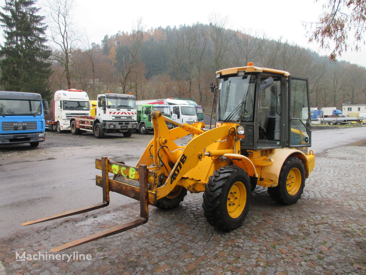 челен товарач JCB 407 B