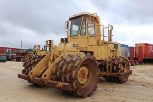 компактор Caterpillar PIEDS DE MOUTON 825 C