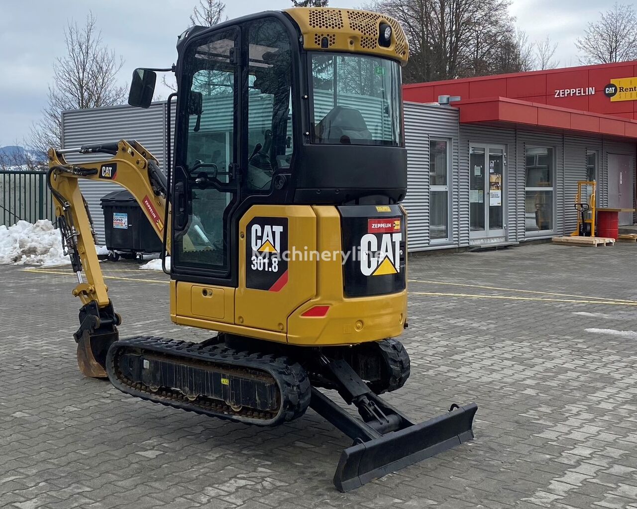 верижен багер Caterpillar 301.8