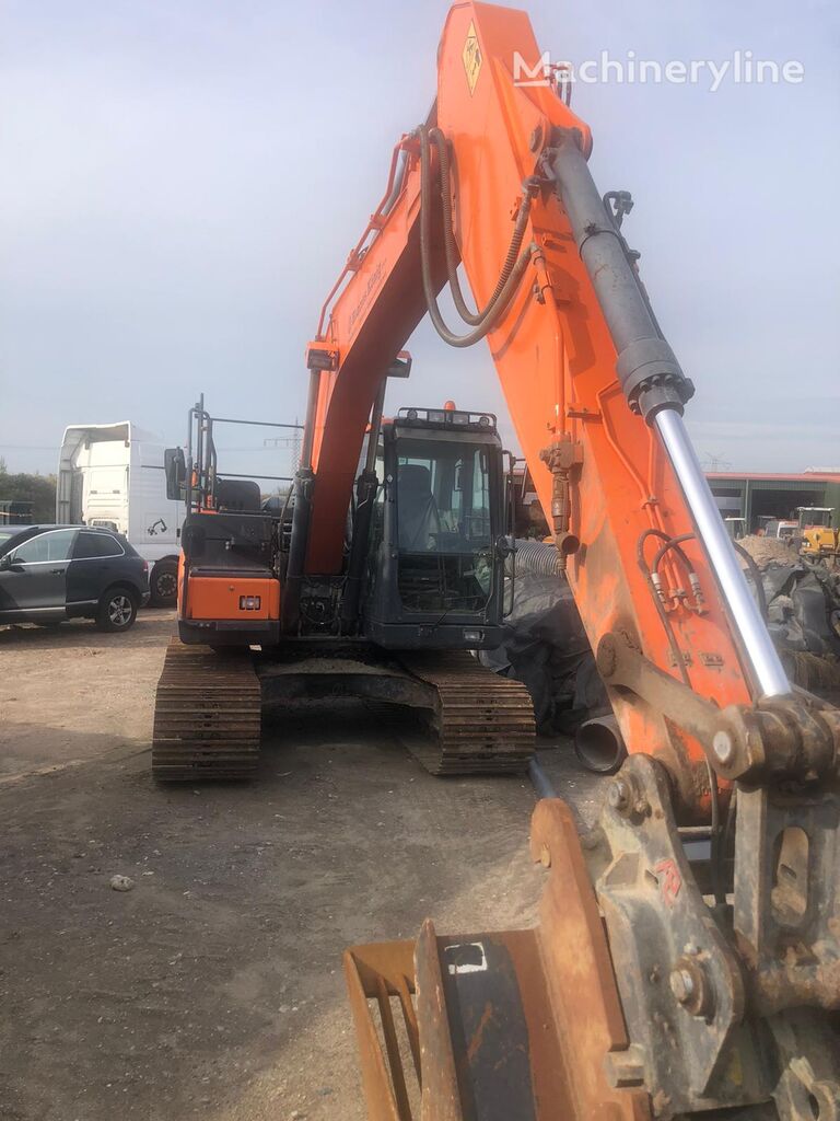 катастрофирал верижен багер Doosan DX235 LC Kabinenbrandschaden!!!